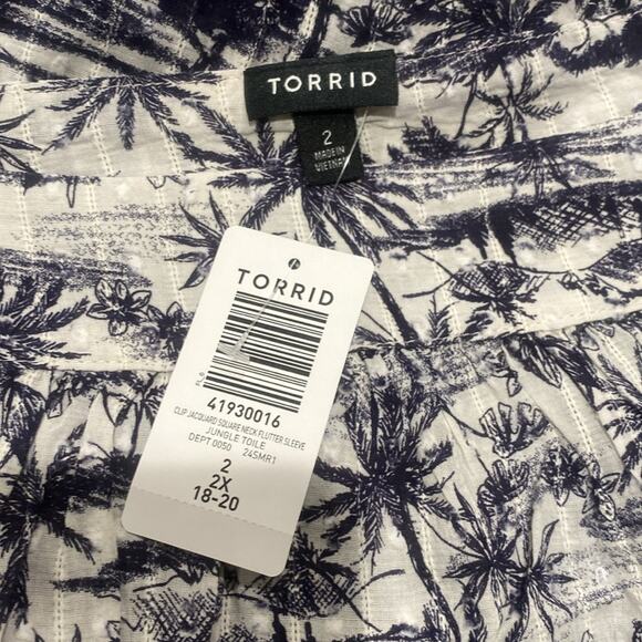 Torrid Clip Jacquard Square Neck Flutter Sleeve Top - Picture 7 of 9